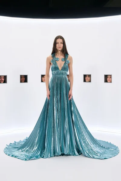 Look 30